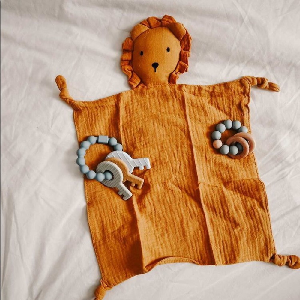 ⭐️ BOGO ⭐️ HP-Leo the Lion Muslin Lovey - Picture 5 of 7